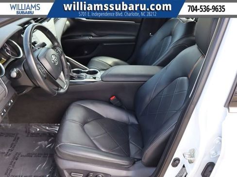 Used 2019 Toyota Camry XLE image 18