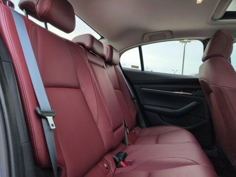 Used 2025 MAZDA MAZDA3 s image 19