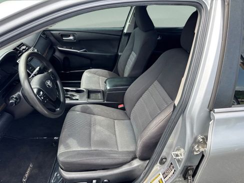 Used 2015 Toyota Camry LE FWD image 10