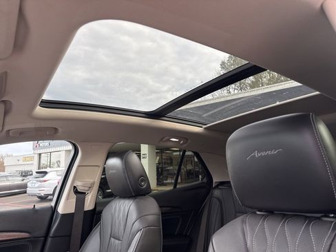 Used 2023 Buick Envision Avenir image 22