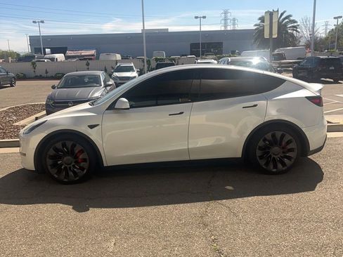 Used 2020 Tesla Model Y Performance image 3