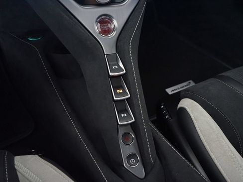 Used 2024 McLaren 750S RWD image 29