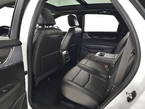 Certified 2024 Cadillac XT5 Sportv AWD/4WD image 32