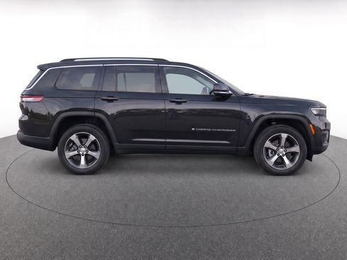 Used 2022 Jeep Grand Cherokee L Limited RWD image 8