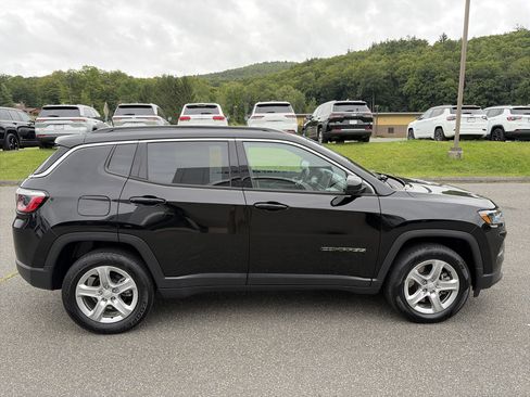 Certified 2023 Jeep Compass Latitude w/ Convenience Group AWD/4WD image 6