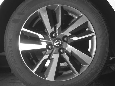 Used 2025 Nissan Versa SV FWD image 12