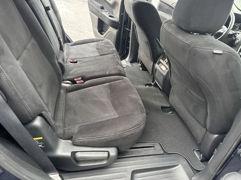 Used 2015 Nissan Pathfinder S image 11