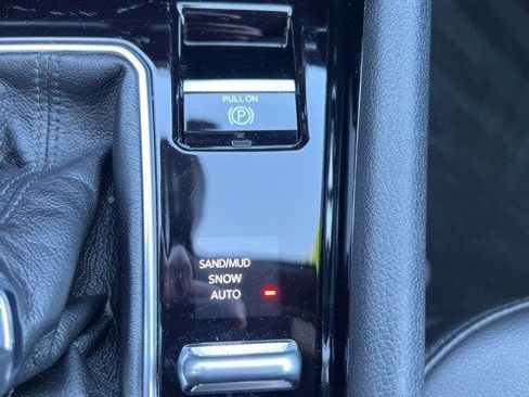 Certified 2024 Jeep Compass Limited image 31