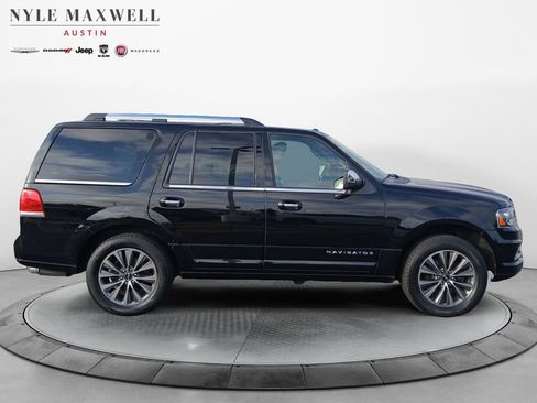 Used 2017 Lincoln Navigator Select AWD/4WD image 17