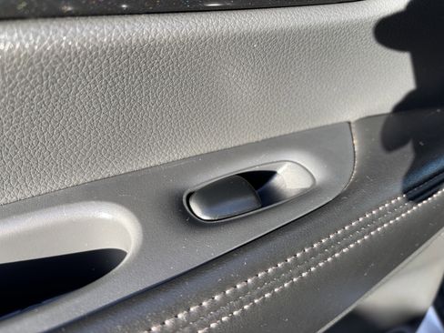 Used 2017 Nissan Rogue S image 55