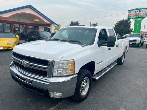 Used 2008 Chevrolet Silverado 2500 LT w/ 1LT Convenience Package AWD/4WD image 1