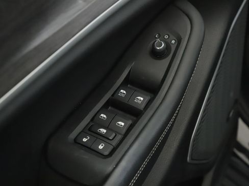 Used 2023 Jeep Grand Cherokee L Limited w/ Luxury Tech Group II image 8