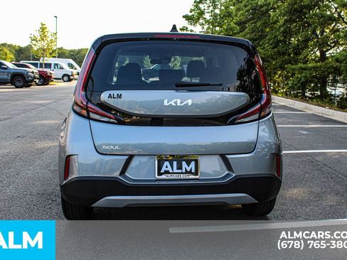 Used 2025 Kia Soul LX w/ LX Technology Package FWD image 10