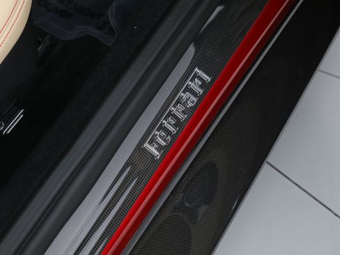 Certified 2025 Ferrari Roma Spider RWD image 28