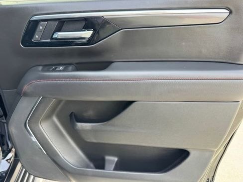 Certified 2025 Chevrolet Suburban RST w/ Sun And Tow Package image 12