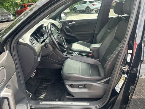 Used 2021 Volkswagen Tiguan SE AWD/4WD image 12