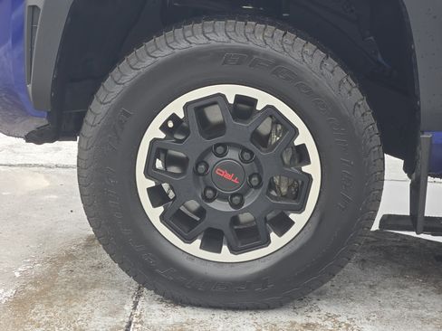 Used 2024 Toyota Tacoma TRD Off-Road image 15