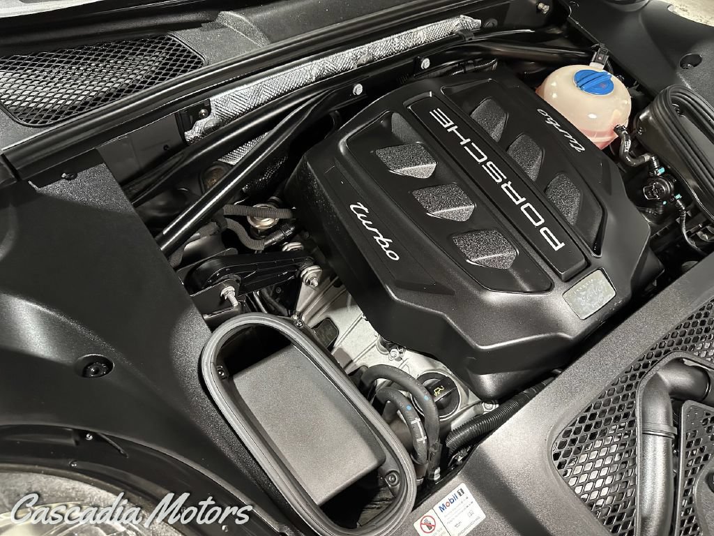 Used 2016 Porsche Macan Turbo AWD/4WD image 36