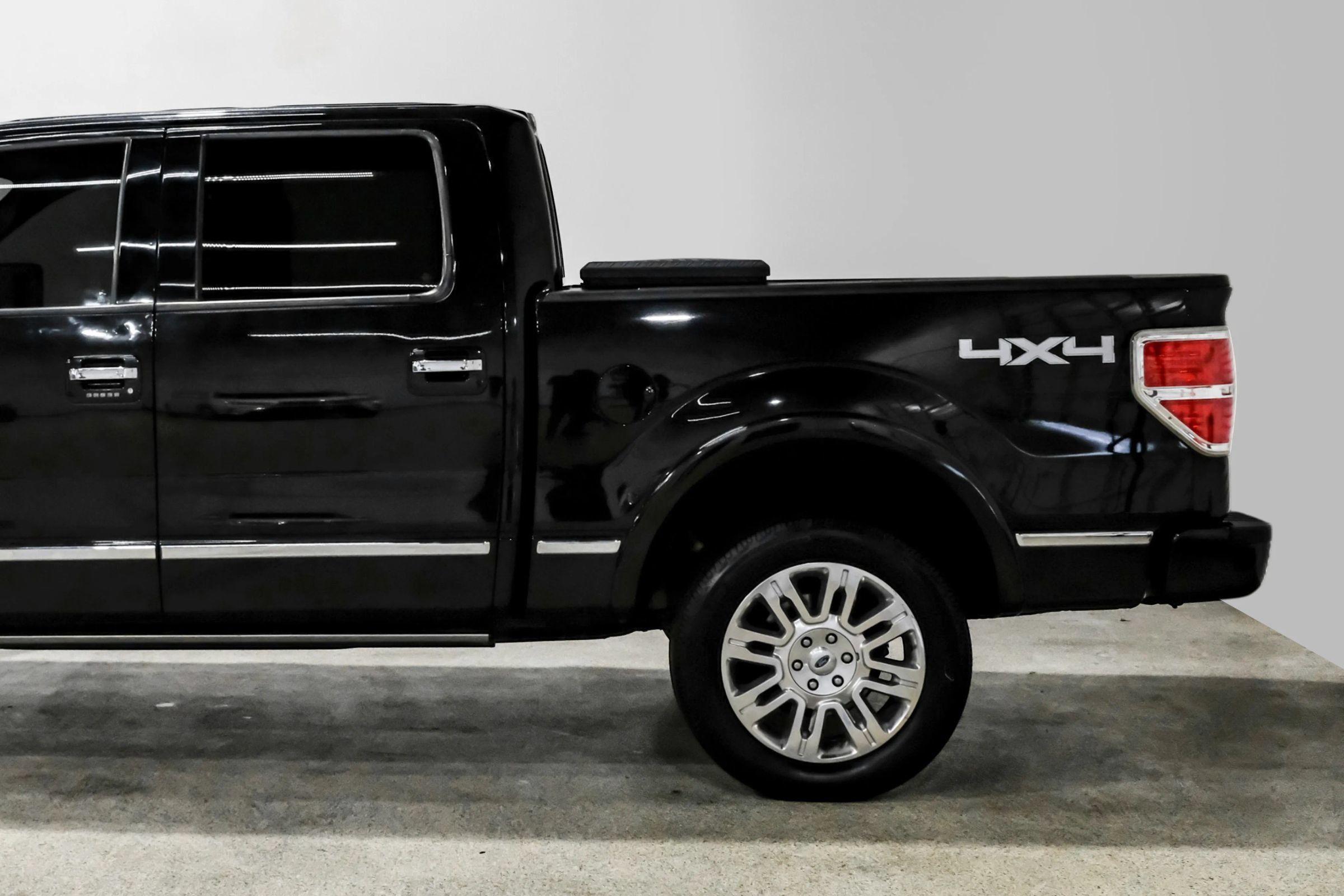Used 2014 Ford F150 Platinum AWD/4WD image 11