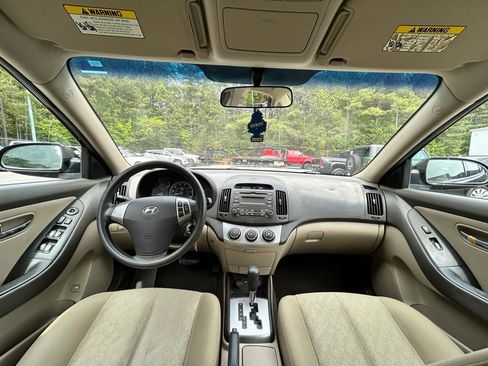 Used 2010 Hyundai Elantra GLS FWD image 9