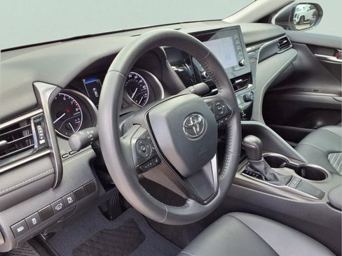 Used 2024 Toyota Camry SE w/ Convenience Package image 15