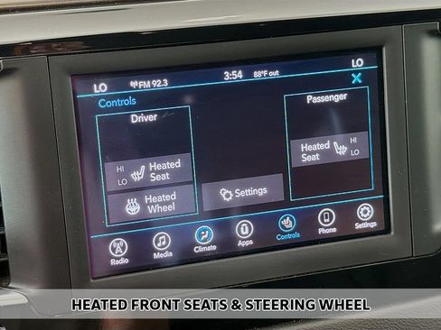 Used 2019 Chrysler Pacifica Touring-L FWD image 6