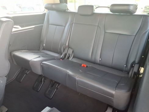 Certified 2024 Ford Expedition XLT RWD image 9