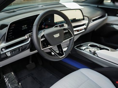 Used 2024 Cadillac Lyriq Luxury image 17