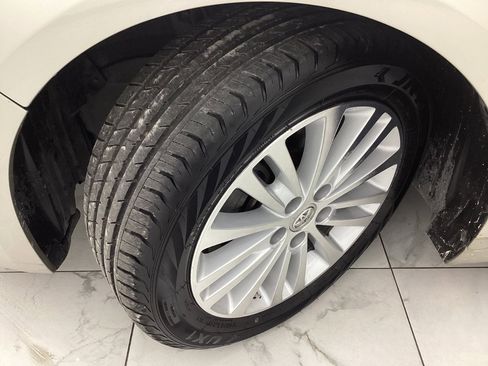 Used 2013 Toyota Avalon Limited image 46