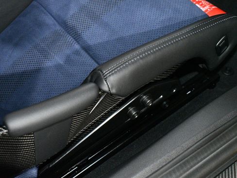 Used 2025 Porsche 718 Cayman GT4 RS w/ Weissach Package image 14