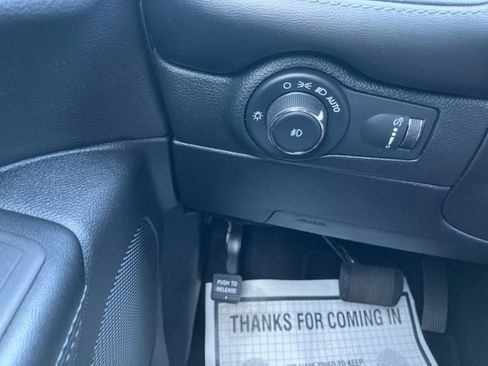 Used 2022 Dodge Durango GT image 28