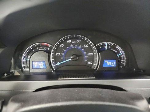 Used 2014 Toyota Camry XLE image 32