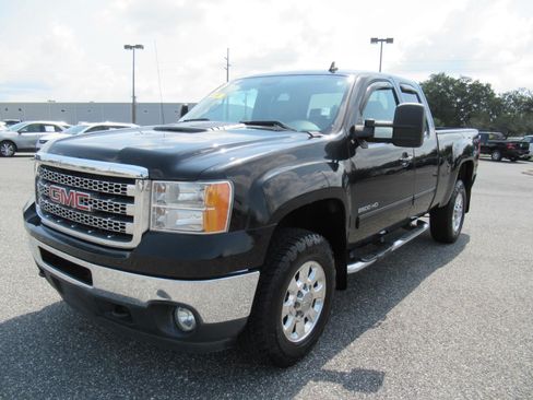Used 2012 GMC Sierra 2500 SLT w/ SLT Convenience Package AWD/4WD image 3