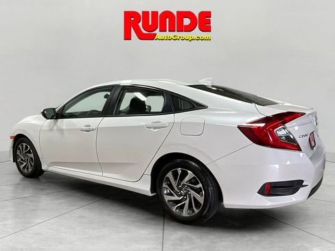 Used 2017 Honda Civic EX image 3