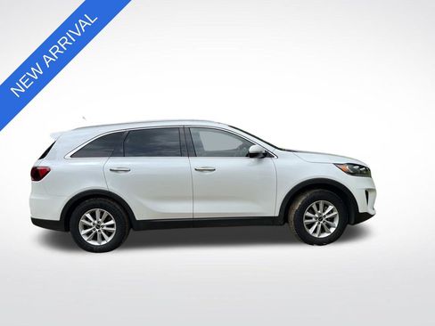 Used 2020 Kia Sorento LX w/ LX I4 Convenience Package FWD image 2