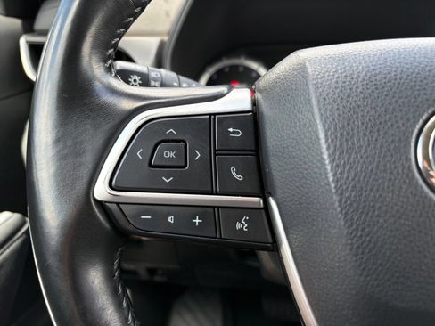 Used 2022 Toyota Highlander LE FWD image 15