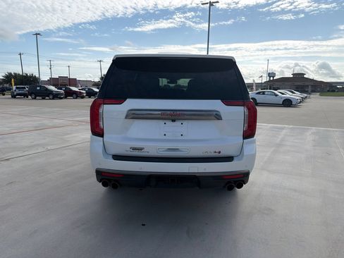 Used 2024 GMC Yukon XL AT4 w/ Technology Package AWD/4WD image 6