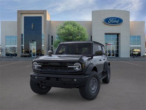 New 2025 Ford Bronco Outer Banks w/ Sasquatch Package image 2