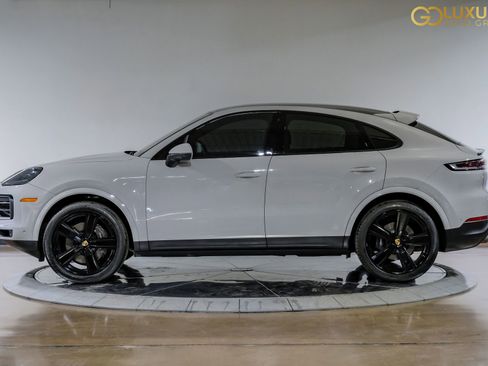 Used 2024 Porsche Cayenne Coupe AWD/4WD image 13