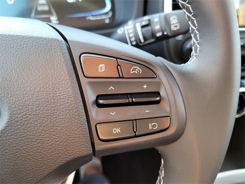 New 2025 Hyundai Venue SEL image 21