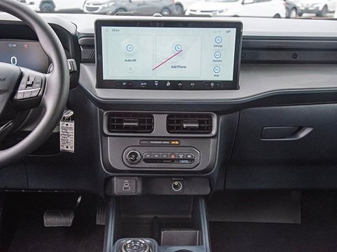 New 2026 Ford Maverick XL image 11