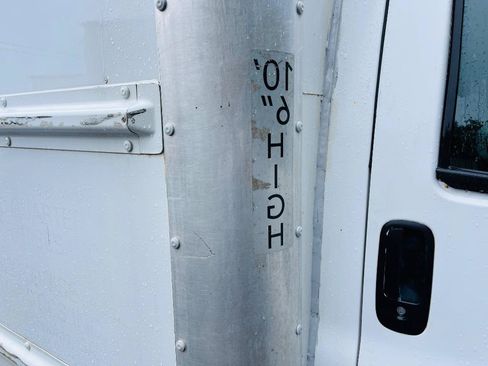 Used 2014 GMC Savana 3500 Extended RWD image 12