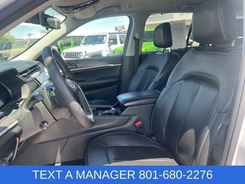 Used 2023 Jeep Grand Cherokee Limited w/ Luxury Tech Group II AWD/4WD image 26