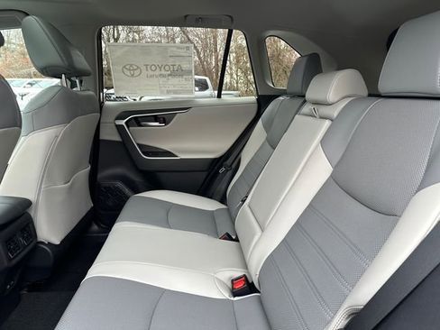 New 2025 Toyota RAV4 Limited image 18