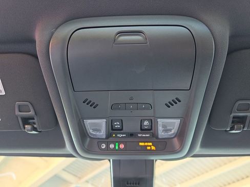 Certified 2024 Chevrolet Equinox Premier AWD/4WD image 21