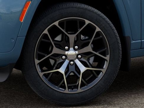 New 2026 Jeep Grand Cherokee Summit AWD/4WD image 4