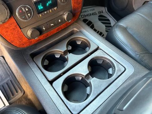 Used 2010 Chevrolet Avalanche LT w/ Regional Value Package image 19