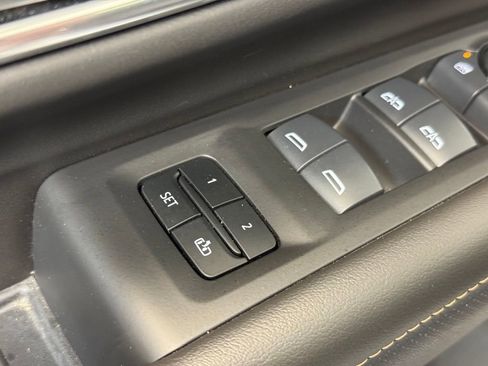 Used 2024 GMC Yukon XL AT4 w/ Technology Package AWD/4WD image 12