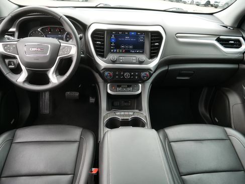 Used 2023 GMC Acadia SLT AWD/4WD image 10