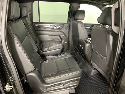 Used 2021 GMC Yukon XL Denali AWD/4WD image 27
